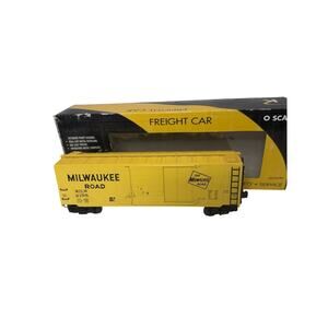 K-Line O Scale Box Car Milwaukee Road Yellow/Black Metal Couplers K761-1373